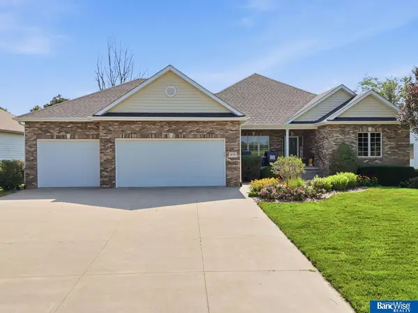 6750 Shadow Ridge Road, Lincoln, NE 68512