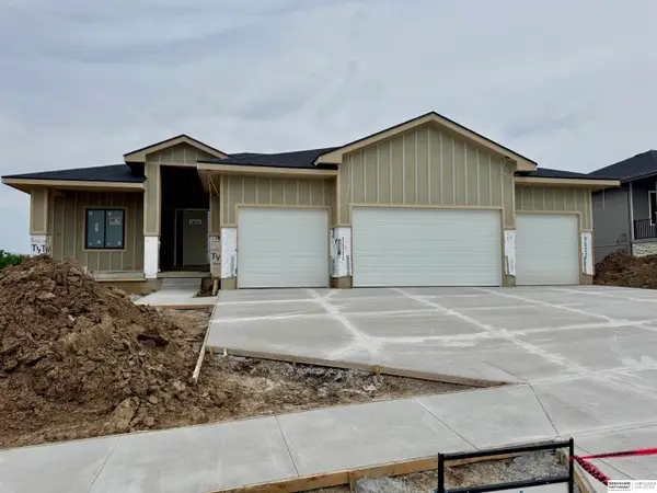 8954 Von Street, Papillion, NE 68046