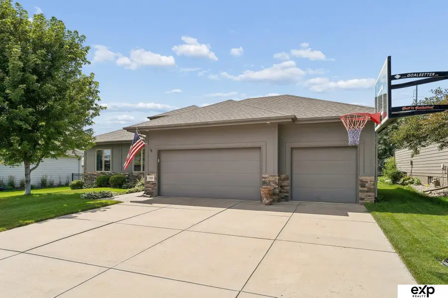 19809 Mason Street, Elkhorn, NE 68022 - #3