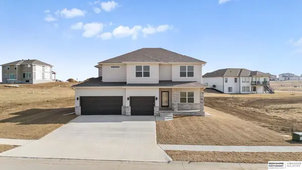 10265 Grant Street, Papillion, NE 68046