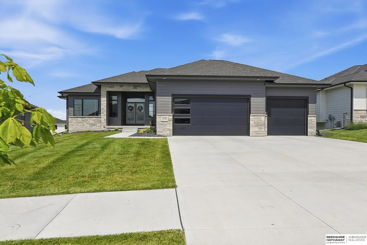5426 Kestrel Parkway, Elkhorn, NE 68022 - #1