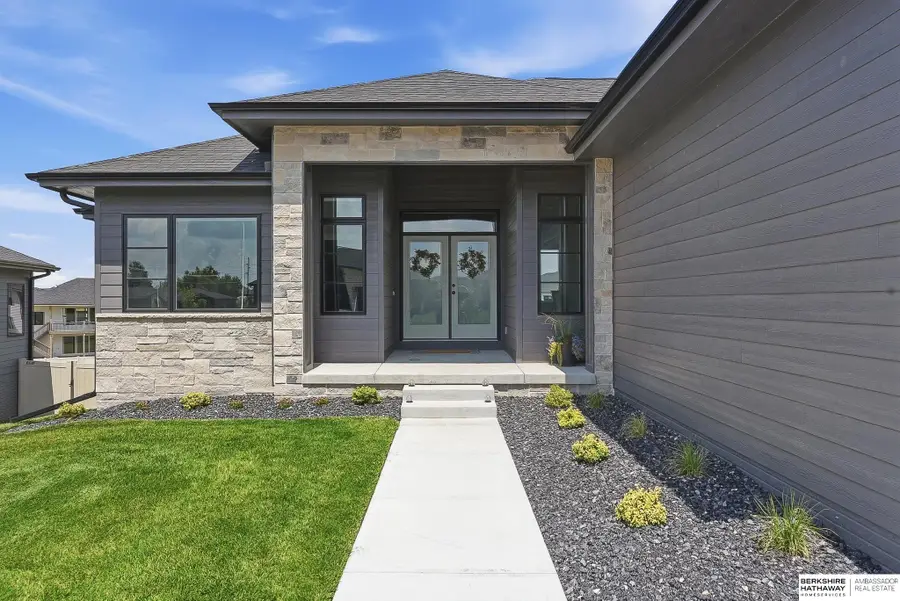5426 Kestrel Parkway, Elkhorn, NE 68022 - #3
