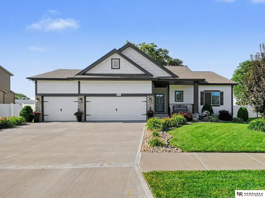 1807 Mayflower Road, Bellevue, NE 68123 - #2