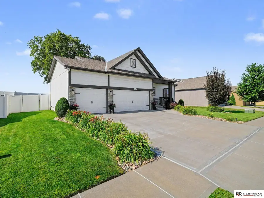 1807 Mayflower Road, Bellevue, NE 68123 - #3