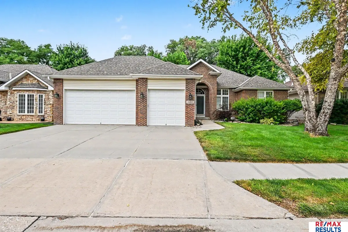 1604 S 190th Plaza, Omaha, NE 68130 - #1