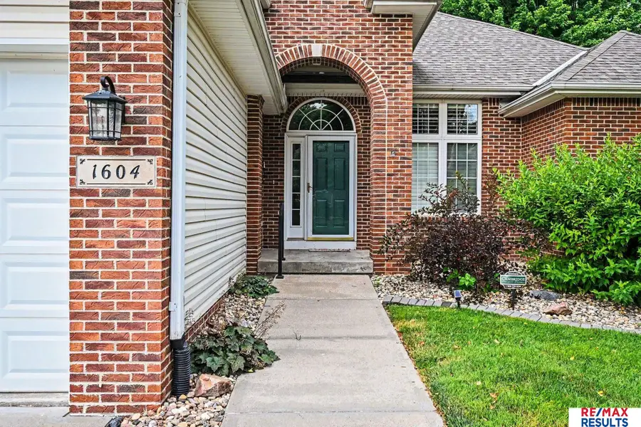 1604 S 190th Plaza, Omaha, NE 68130 - #2