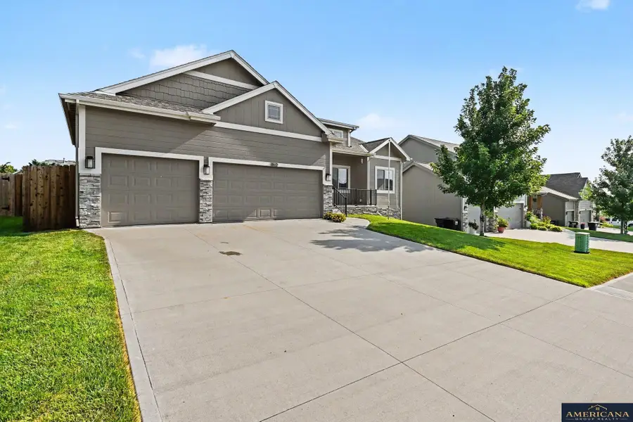 18612 Redwood Street, Omaha, NE 68136 - #2