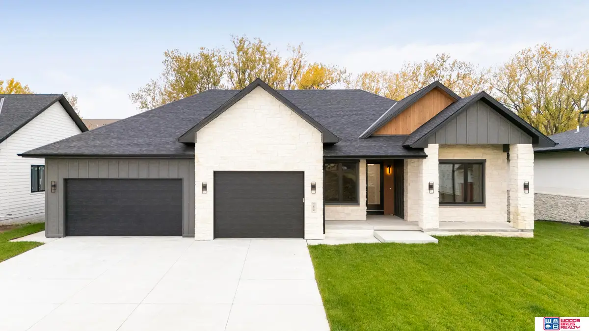 3650 Wilderness Hills Boulevard, Lincoln, NE 68516 - #1