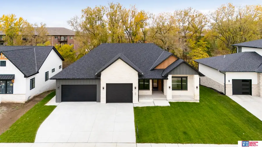 3650 Wilderness Hills Boulevard, Lincoln, NE 68516 - #3