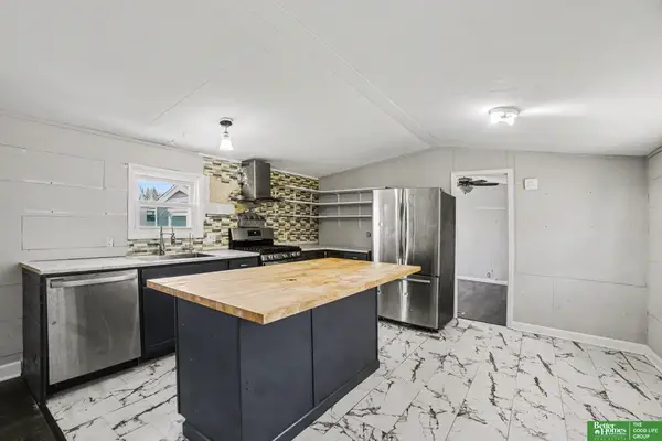 15025 E Plaza #192, Omaha, NE 68137