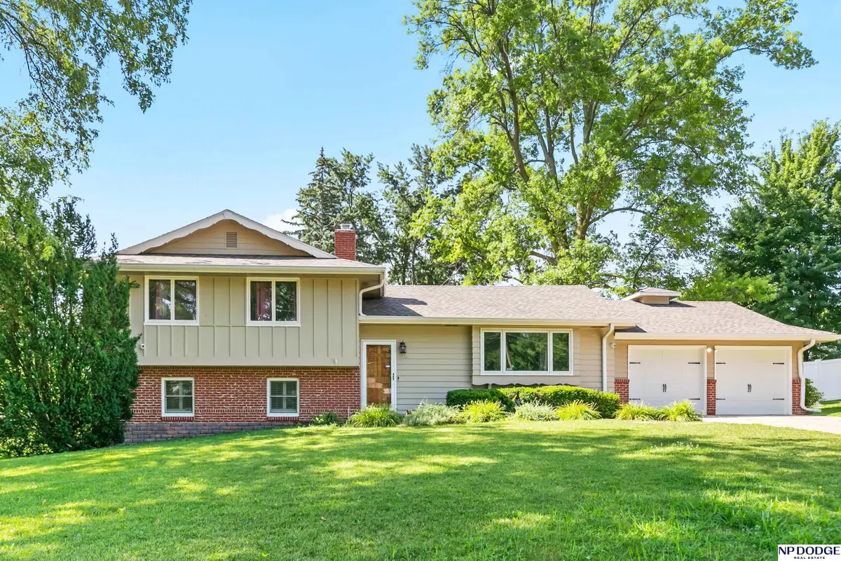 9911 Pasadena Avenue, Omaha, NE 68124 - #1