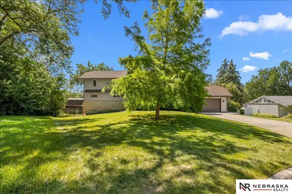 3235 S Summit Boulevard, Lincoln, NE 68502