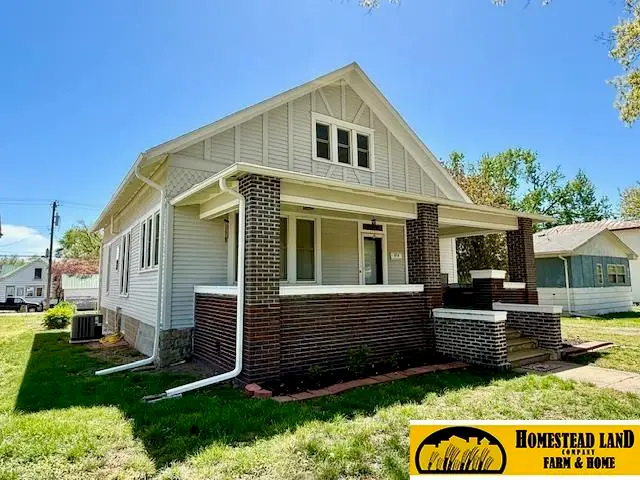 814 5th Street, Fairbury, NE 68352 - #1