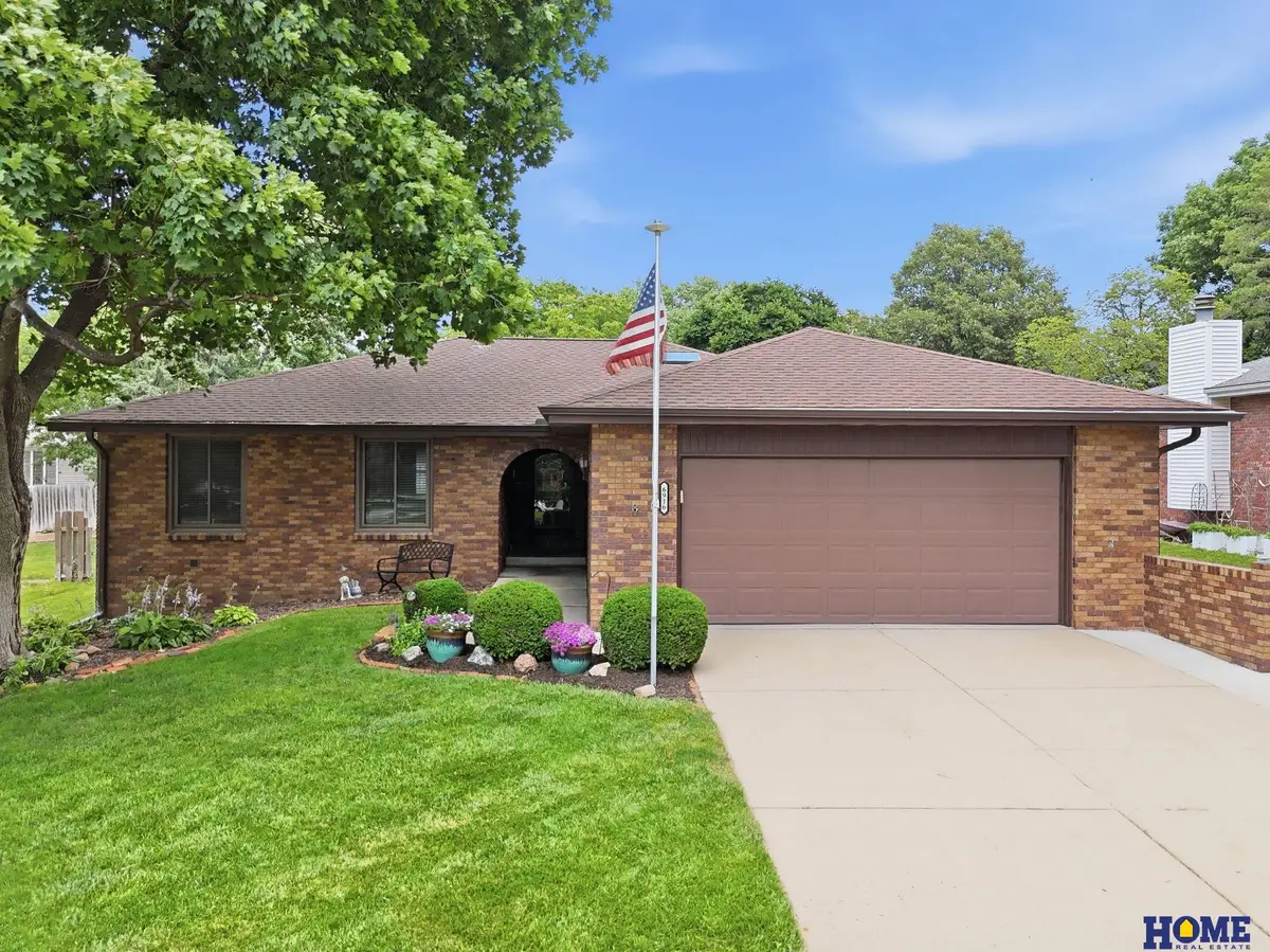6916 Bernese Boulevard, Lincoln, NE 68516 - #1
