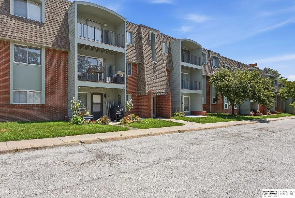 1211 S 121st Plaza #317, Omaha, NE 68144 - #1