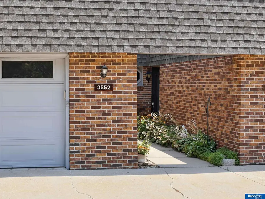 3552 Neerpark Drive, Lincoln, NE 68506 - #3