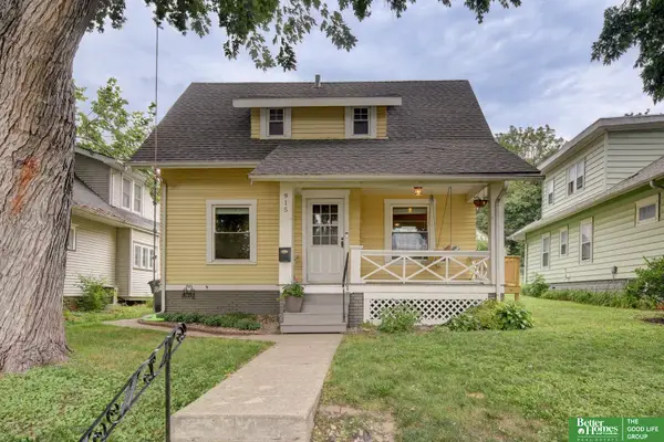 915 S 38th Avenue, Omaha, NE 68105