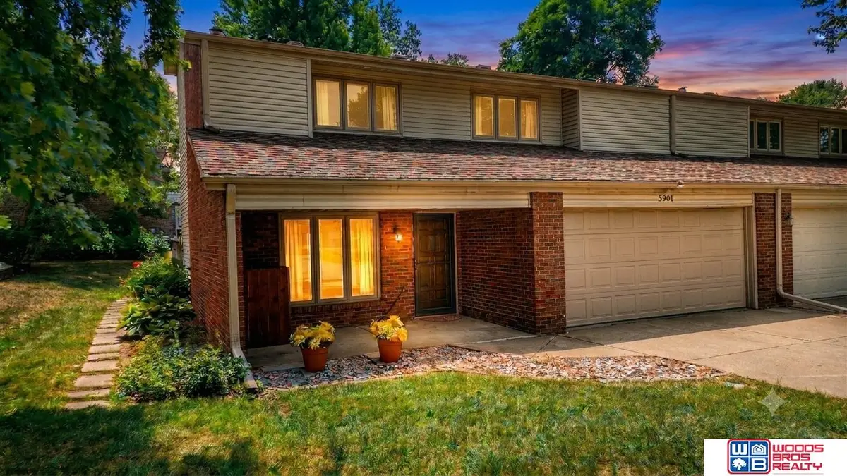 5907 Oakridge Drive, Lincoln, NE 68516 - #1