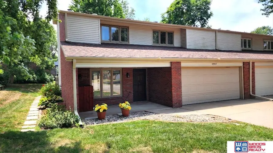 5907 Oakridge Drive, Lincoln, NE 68516 - #2