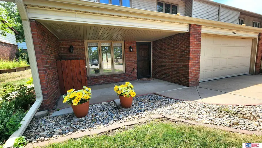 5907 Oakridge Drive, Lincoln, NE 68516 - #3