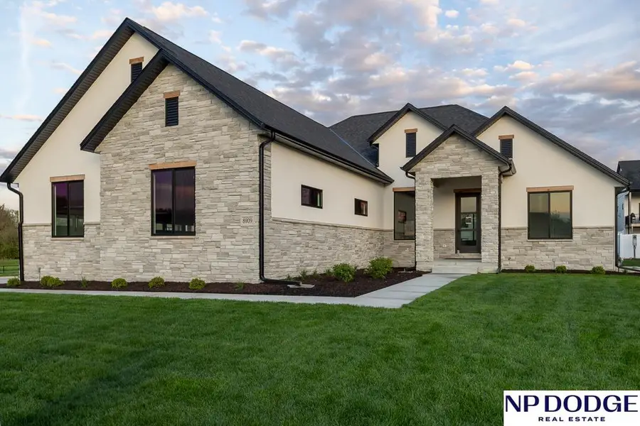 8909 Appaloosa Lane, Lincoln, NE 68520 - #2