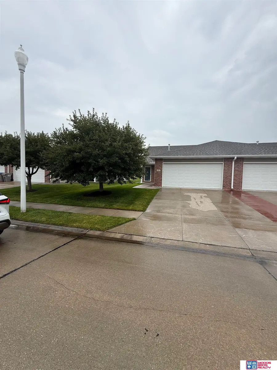 622 Carlton Drive, Lincoln, NE 68512 - #2