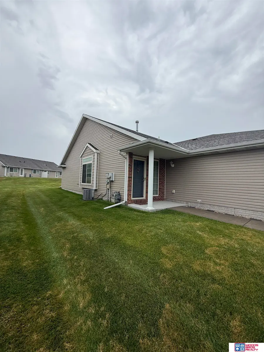 622 Carlton Drive, Lincoln, NE 68512 - #3