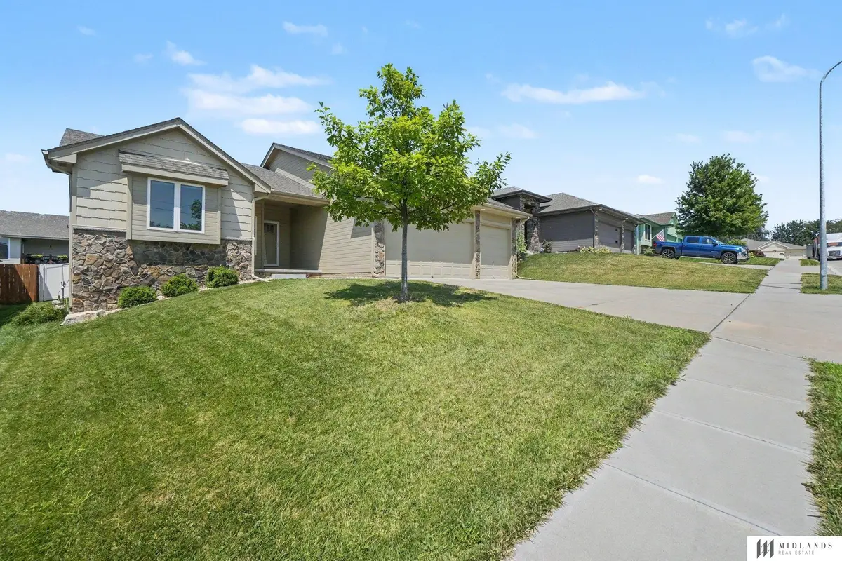 2026 Geri Circle, Bellevue, NE 68147 - #1