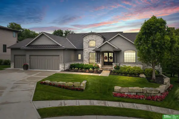23423 Nancy Circle, Elkhorn, NE 68022