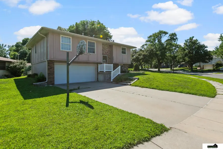 3541 N 75th Street, Lincoln, NE 68507 - #3