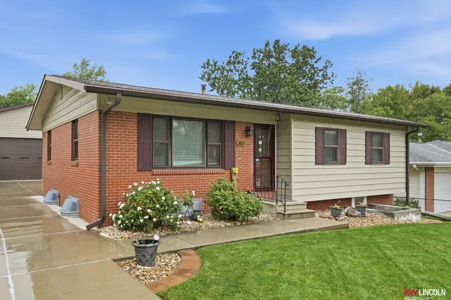 811 N 58 Street, Lincoln, NE 68505 - #2