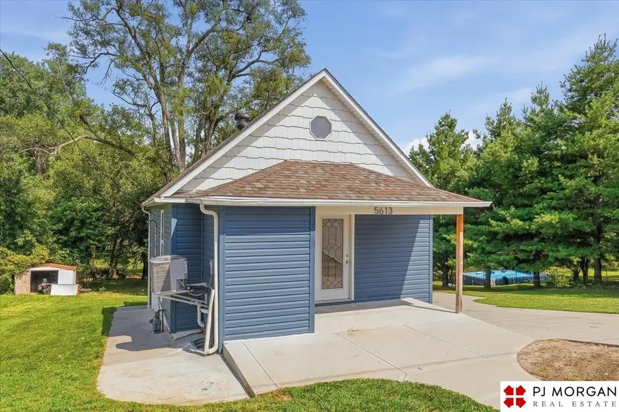 5613 S 48th Street, Omaha, NE 68117 - #3