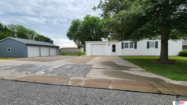 525 E 1st Street, Hickman, NE 68372