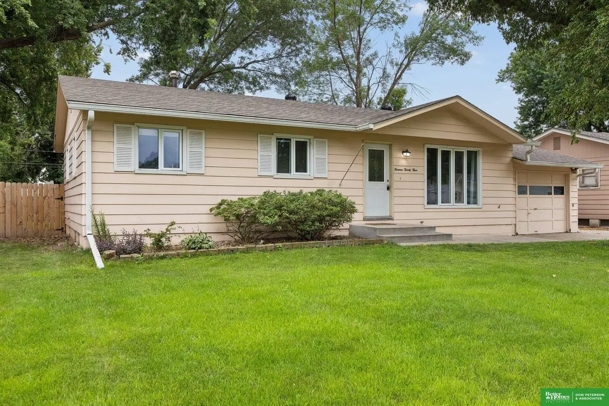 1423 W 10th Street, Fremont, NE 68025 - #1