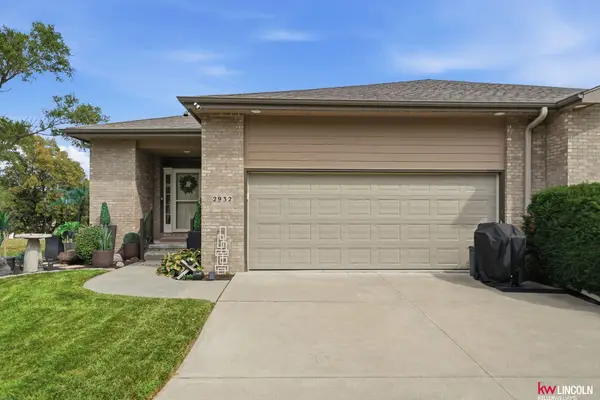 2932 Park Place Court, Lincoln, NE 68506