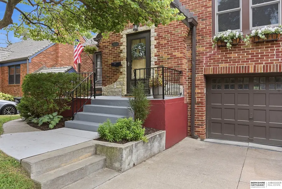 5123 Lake Street, Omaha, NE 68104 - #3