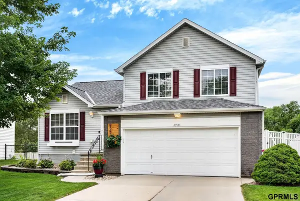 8226 N 154th Avenue, Bennington, NE 68007