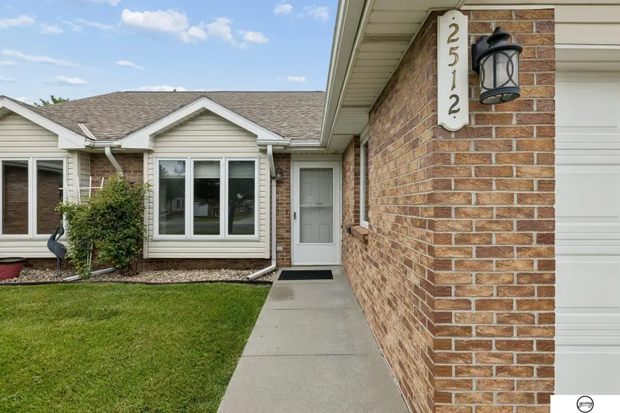 2512 Hollyhock Circle #4, Lincoln, NE 68521 - #3