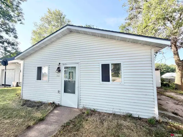 105 W Saline Street, Blue Hill, NE 68930