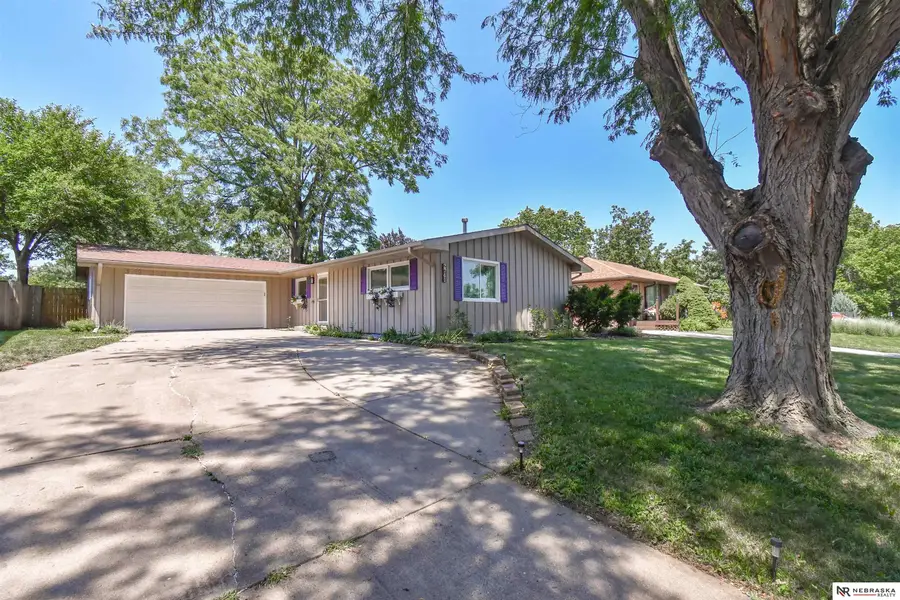 2741 Scott Avenue, Lincoln, NE 68506 - #2