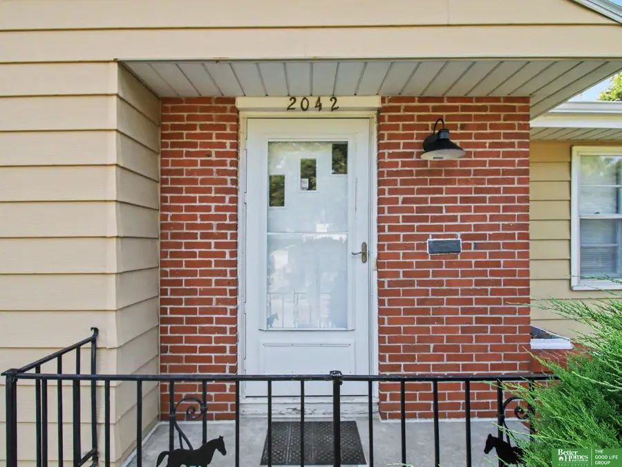 2042 N 69th Street, Omaha, NE 68104 - #2