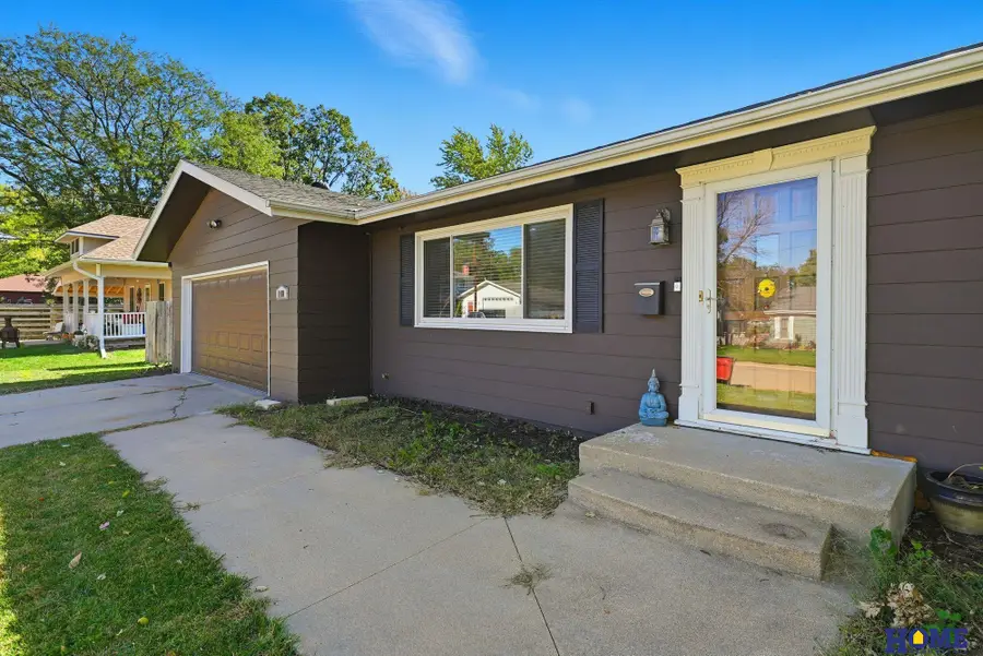 1101 Carlyle Street, Beatrice, NE 68310 - #2