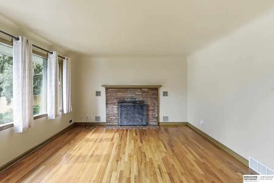 2706 Benson Gardens Boulevard, Omaha, NE 68134 - #2
