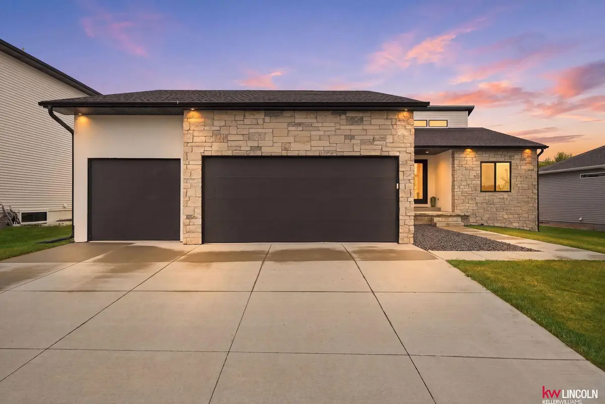 6801 Monarch Drive, Lincoln, NE 68516 - #1