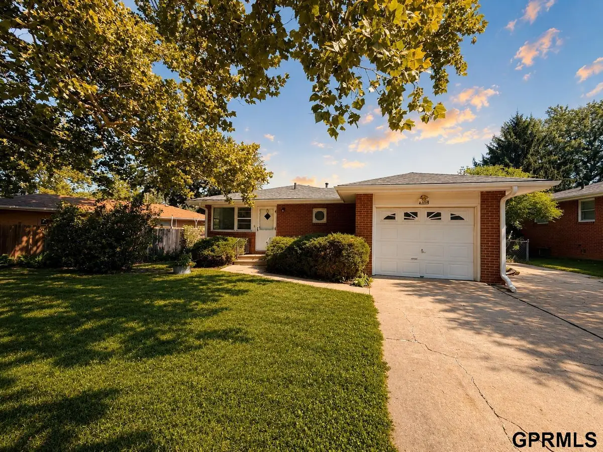 7130 Englewood Drive, Lincoln, NE 68510 - #1