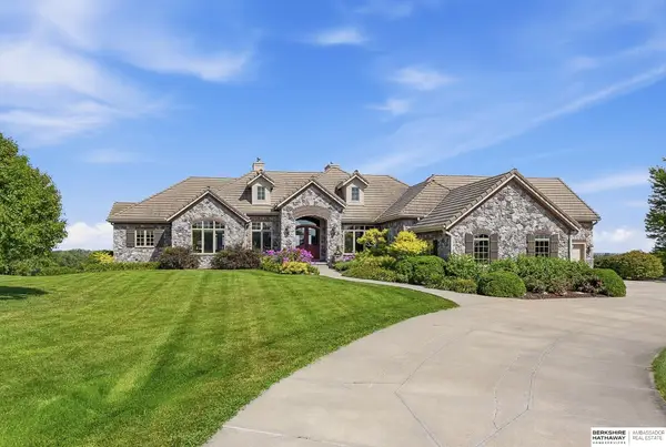1586 Avignon Circle, Yutan, NE 68073