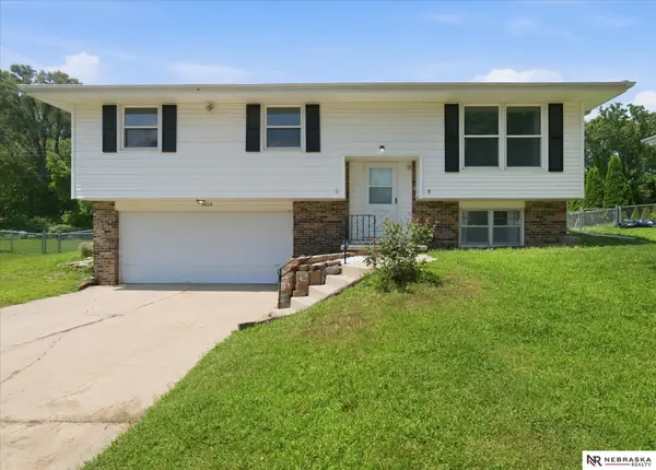 3806 N 101 Street, Omaha, NE 68134