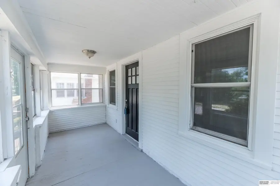 3728 N 53rd Street, Omaha, NE 68104 - #3