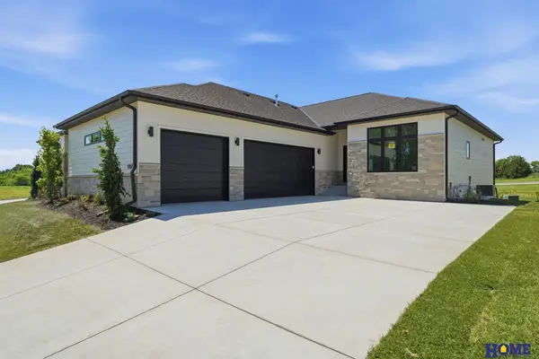 9207 Triana Lane, Lincoln, NE 68520