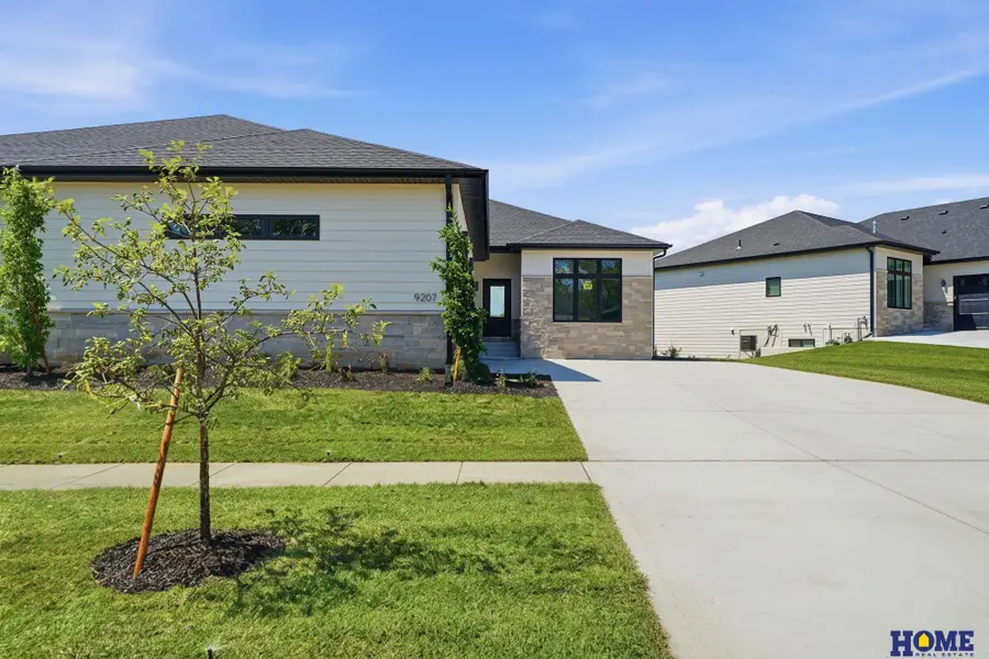 9207 Triana Lane, Lincoln, NE 68520 - #2